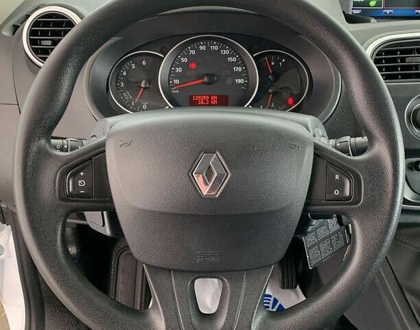 Рено Кенгу, объемом двигателя 1.5 л и пробегом 129 тыс. км за 12250 $, фото 7 на Automoto.ua