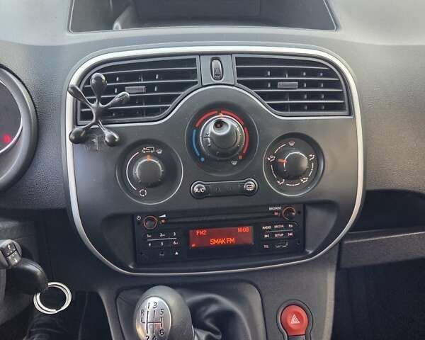 Рено Кенгу, объемом двигателя 1.5 л и пробегом 199 тыс. км за 10450 $, фото 27 на Automoto.ua