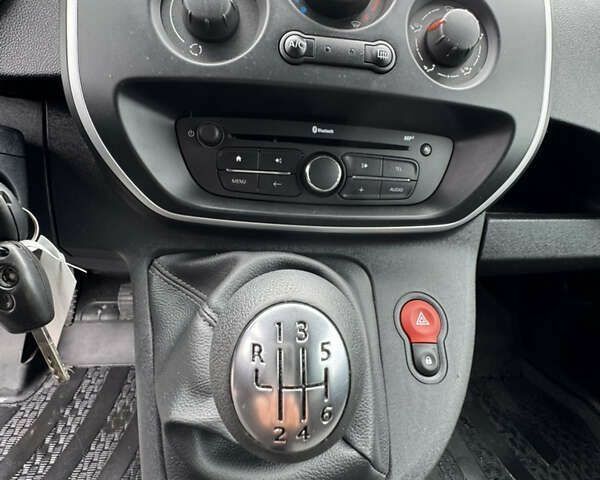 Рено Кенгу, объемом двигателя 0 л и пробегом 179 тыс. км за 12800 $, фото 20 на Automoto.ua