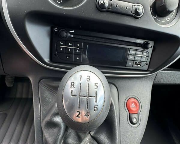 Рено Кенгу, объемом двигателя 0 л и пробегом 164 тыс. км за 11700 $, фото 19 на Automoto.ua