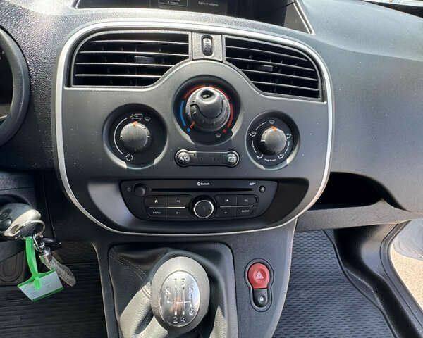 Рено Кенгу, объемом двигателя 0 л и пробегом 128 тыс. км за 14200 $, фото 22 на Automoto.ua