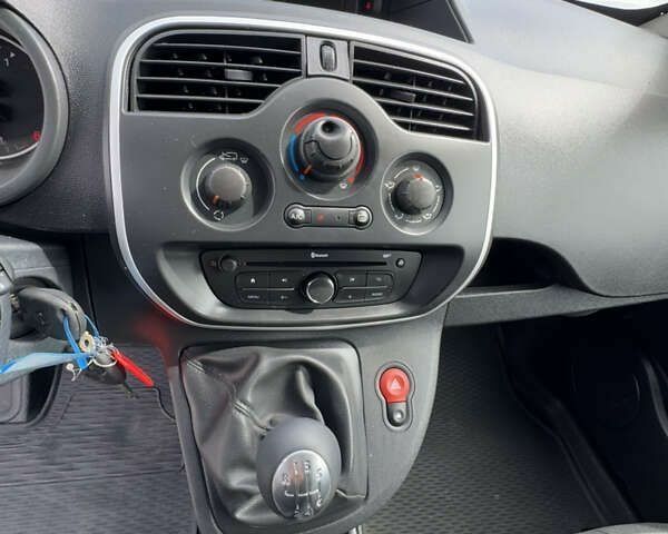 Рено Кєнгу, об'ємом двигуна 0 л та пробігом 181 тис. км за 12700 $, фото 16 на Automoto.ua