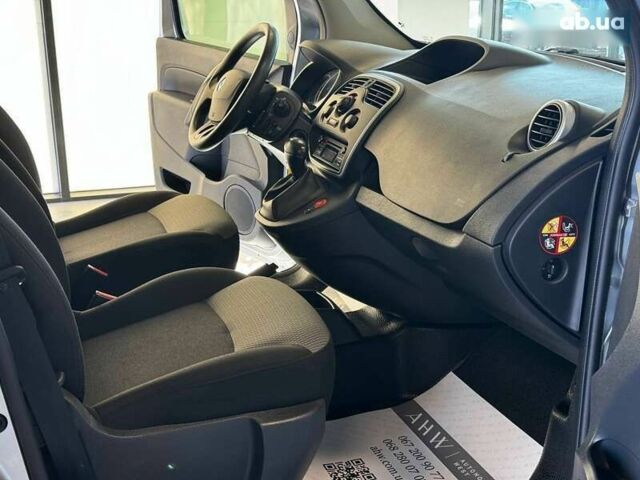 Рено Кенгу, объемом двигателя 0 л и пробегом 30 тыс. км за 13900 $, фото 24 на Automoto.ua