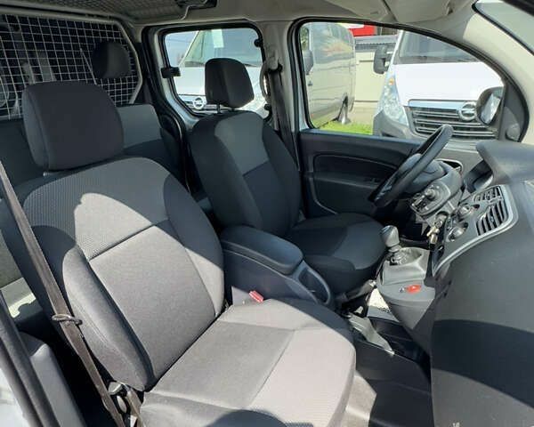 Рено Кенгу, объемом двигателя 0 л и пробегом 192 тыс. км за 14900 $, фото 26 на Automoto.ua