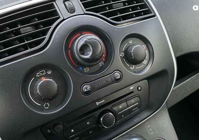 Рено Кенгу, объемом двигателя 0 л и пробегом 44 тыс. км за 10800 $, фото 25 на Automoto.ua