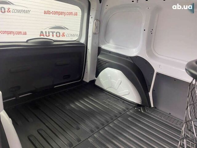 Рено Кєнгу, об'ємом двигуна 1.5 л та пробігом 166 тис. км за 12250 $, фото 5 на Automoto.ua