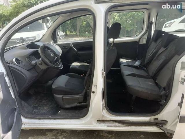 Рено Кенгу, объемом двигателя 0 л и пробегом 29 тыс. км за 12172 $, фото 2 на Automoto.ua