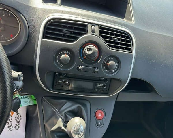 Рено Кенгу, объемом двигателя 0 л и пробегом 186 тыс. км за 14200 $, фото 17 на Automoto.ua