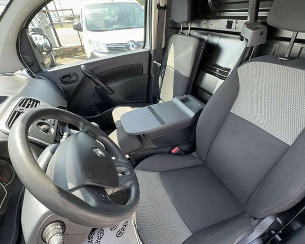 Рено Кенгу, объемом двигателя 1.5 л и пробегом 202 тыс. км за 12800 $, фото 12 на Automoto.ua
