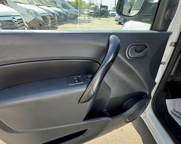 Рено Кенгу, объемом двигателя 0 л и пробегом 186 тыс. км за 13900 $, фото 22 на Automoto.ua