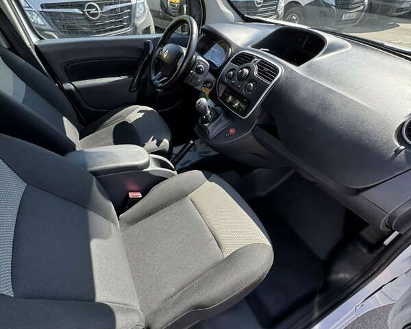 Рено Кенгу, объемом двигателя 0 л и пробегом 186 тыс. км за 14200 $, фото 13 на Automoto.ua