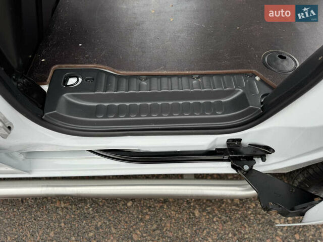 Рено Кєнгу, об'ємом двигуна 0 л та пробігом 174 тис. км за 12600 $, фото 55 на Automoto.ua