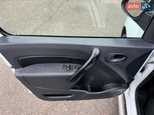 Рено Кєнгу, об'ємом двигуна 0 л та пробігом 174 тис. км за 12600 $, фото 68 на Automoto.ua