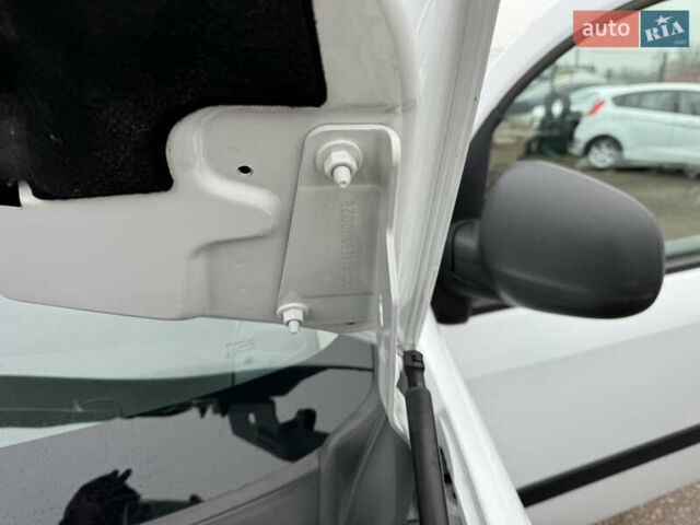 Рено Кєнгу, об'ємом двигуна 0 л та пробігом 174 тис. км за 12600 $, фото 105 на Automoto.ua