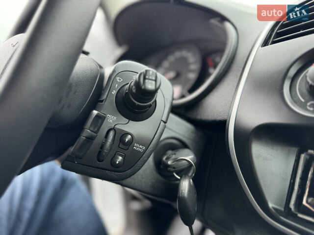 Рено Кєнгу, об'ємом двигуна 0 л та пробігом 174 тис. км за 12600 $, фото 79 на Automoto.ua