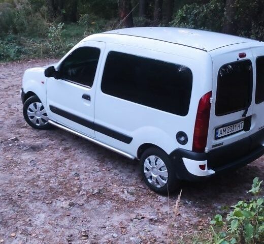 Белый Рено Кенгу пасс., объемом двигателя 1.5 л и пробегом 288 тыс. км за 3500 $, фото 4 на Automoto.ua