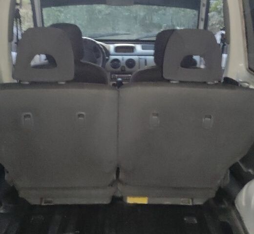 Белый Рено Кенгу пасс., объемом двигателя 1.5 л и пробегом 288 тыс. км за 3500 $, фото 19 на Automoto.ua