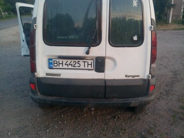 Белый Рено Кенгу пасс., объемом двигателя 2.5 л и пробегом 332 тыс. км за 2500 $, фото 1 на Automoto.ua
