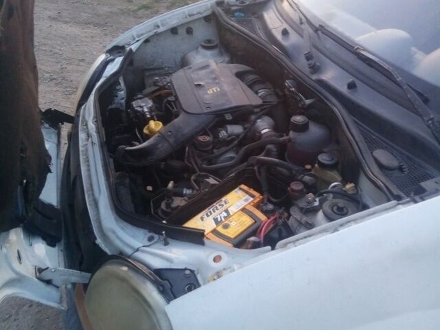 Белый Рено Кенгу пасс., объемом двигателя 2.5 л и пробегом 332 тыс. км за 2500 $, фото 4 на Automoto.ua