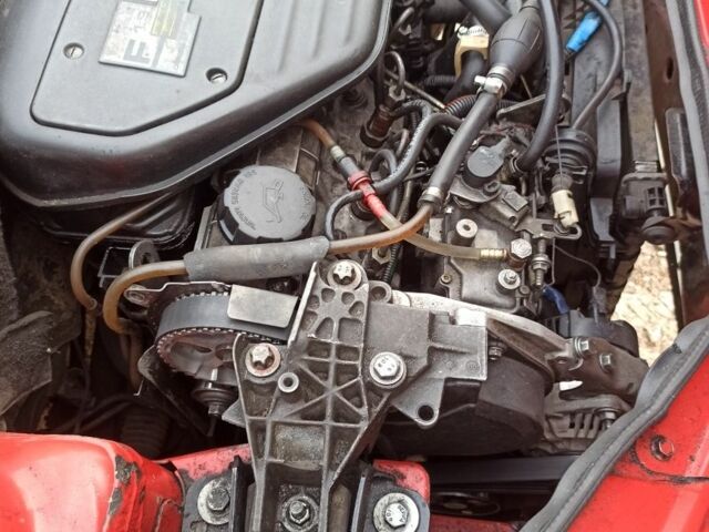 Красный Рено Кенгу пасс., объемом двигателя 0.19 л и пробегом 250 тыс. км за 2600 $, фото 3 на Automoto.ua