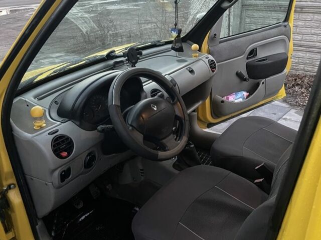 Желтый Рено Кенгу пасс., объемом двигателя 0.19 л и пробегом 350 тыс. км за 3500 $, фото 10 на Automoto.ua