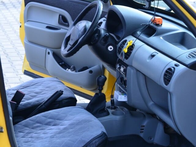 Желтый Рено Кенгу пасс., объемом двигателя 0 л и пробегом 262 тыс. км за 4000 $, фото 6 на Automoto.ua