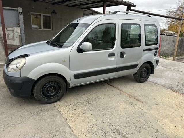 Серый Рено Кенгу пасс., объемом двигателя 1.4 л и пробегом 307 тыс. км за 3999 $, фото 6 на Automoto.ua