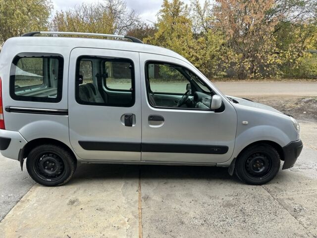 Серый Рено Кенгу пасс., объемом двигателя 1.4 л и пробегом 307 тыс. км за 3999 $, фото 2 на Automoto.ua