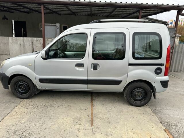 Серый Рено Кенгу пасс., объемом двигателя 1.4 л и пробегом 307 тыс. км за 3999 $, фото 4 на Automoto.ua