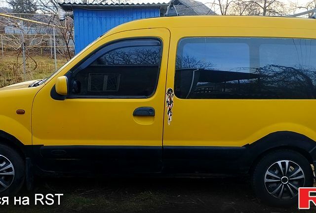 Желтый Рено Кенгу, объемом двигателя 1.4 л и пробегом 370 тыс. км за 2200 $, фото 2 на Automoto.ua