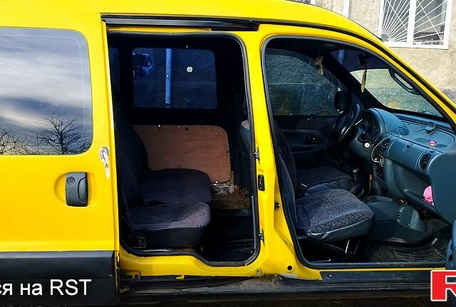 Желтый Рено Кенгу, объемом двигателя 1.4 л и пробегом 370 тыс. км за 2200 $, фото 3 на Automoto.ua