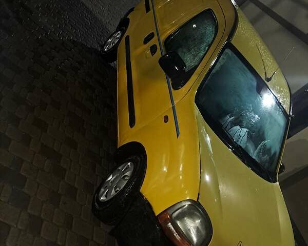 Желтый Рено Кенгу, объемом двигателя 1.9 л и пробегом 222 тыс. км за 1100 $, фото 5 на Automoto.ua