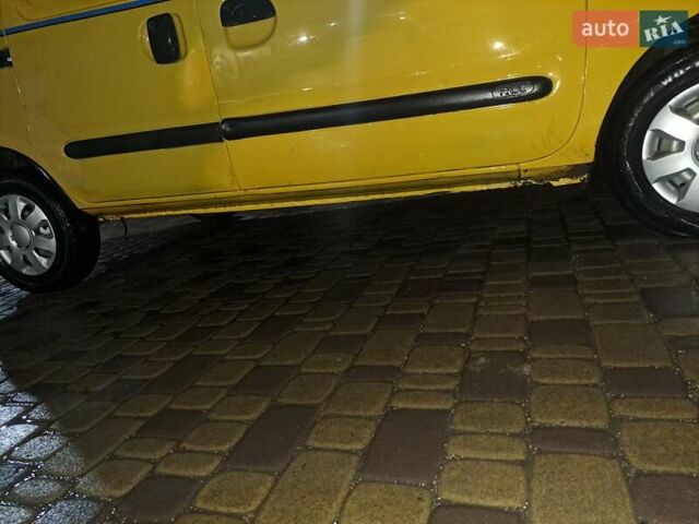 Желтый Рено Кенгу, объемом двигателя 1.9 л и пробегом 222 тыс. км за 1100 $, фото 6 на Automoto.ua