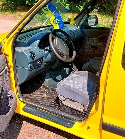 Жовтий Рено Кєнгу, об'ємом двигуна 1.9 л та пробігом 152 тис. км за 3300 $, фото 3 на Automoto.ua
