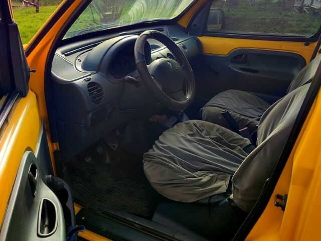 Желтый Рено Кенгу, объемом двигателя 1.9 л и пробегом 238 тыс. км за 2650 $, фото 4 на Automoto.ua