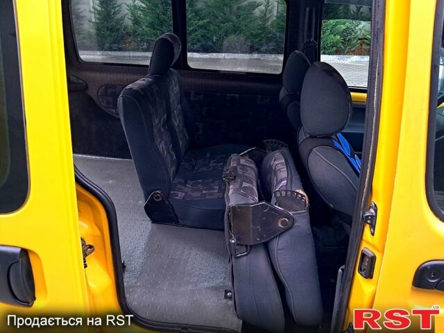 Желтый Рено Кенгу, объемом двигателя 1.9 л и пробегом 350 тыс. км за 2800 $, фото 9 на Automoto.ua