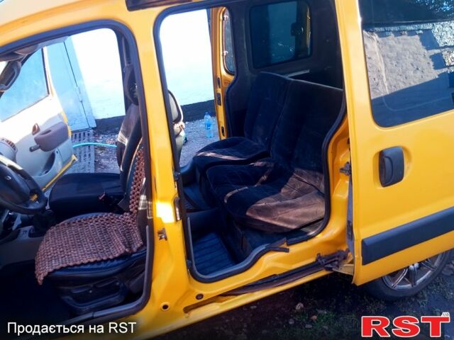 Желтый Рено Кенгу, объемом двигателя 1.9 л и пробегом 300 тыс. км за 3000 $, фото 7 на Automoto.ua