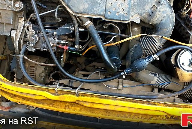 Желтый Рено Кенгу, объемом двигателя 1.9 л и пробегом 302 тыс. км за 1160 $, фото 5 на Automoto.ua