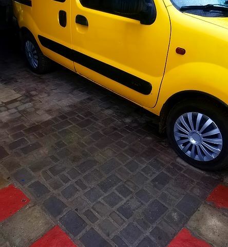 Желтый Рено Кенгу, объемом двигателя 1.9 л и пробегом 0 тыс. км за 3000 $, фото 3 на Automoto.ua