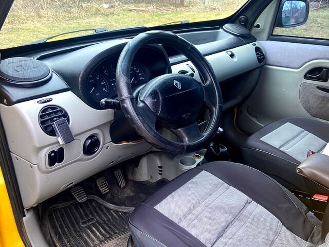 Желтый Рено Кенгу, объемом двигателя 1.5 л и пробегом 320 тыс. км за 3500 $, фото 9 на Automoto.ua