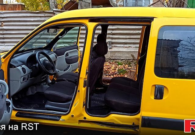 Желтый Рено Кенгу, объемом двигателя 1.5 л и пробегом 350 тыс. км за 3000 $, фото 1 на Automoto.ua