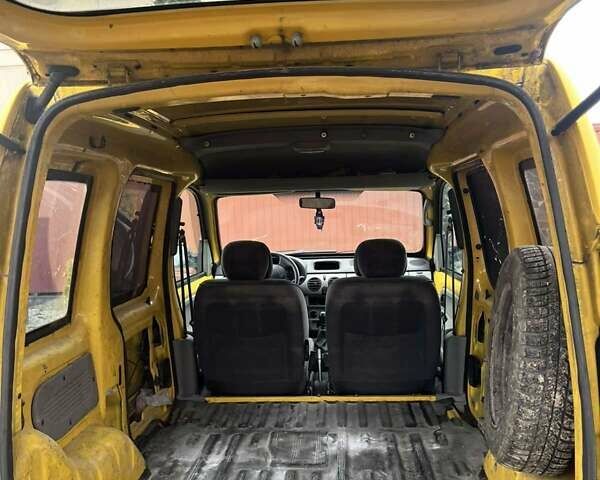 Желтый Рено Кенгу, объемом двигателя 1.46 л и пробегом 350 тыс. км за 2650 $, фото 9 на Automoto.ua