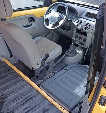 Желтый Рено Кенгу, объемом двигателя 1.5 л и пробегом 286 тыс. км за 2800 $, фото 9 на Automoto.ua