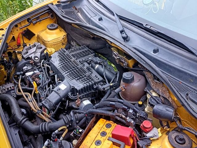 Жовтий Рено Кєнгу, об'ємом двигуна 1.5 л та пробігом 210 тис. км за 2000 $, фото 2 на Automoto.ua