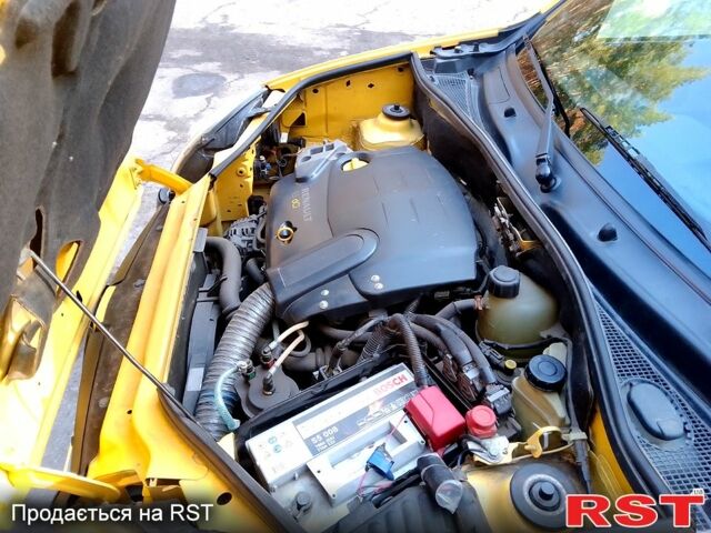 Желтый Рено Кенгу, объемом двигателя 1.5 л и пробегом 228 тыс. км за 5100 $, фото 4 на Automoto.ua