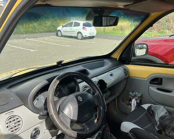 Желтый Рено Кенгу, объемом двигателя 1.46 л и пробегом 337 тыс. км за 2400 $, фото 5 на Automoto.ua