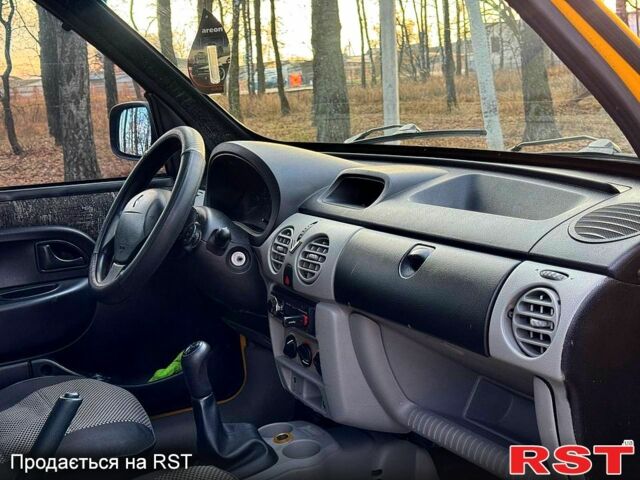 Желтый Рено Кенгу, объемом двигателя 15 л и пробегом 230 тыс. км за 4750 $, фото 9 на Automoto.ua