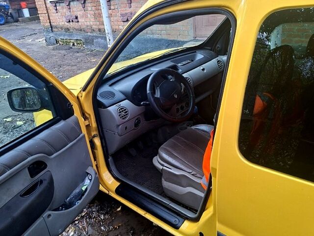 Желтый Рено Кенгу, объемом двигателя 1.5 л и пробегом 210 тыс. км за 4200 $, фото 1 на Automoto.ua