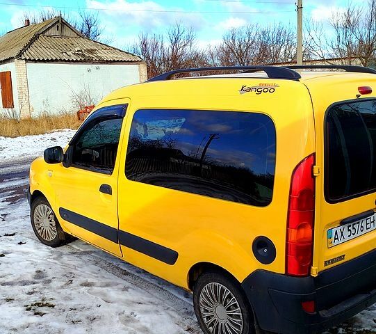 Желтый Рено Кенгу, объемом двигателя 15 л и пробегом 152 тыс. км за 4999 $, фото 5 на Automoto.ua