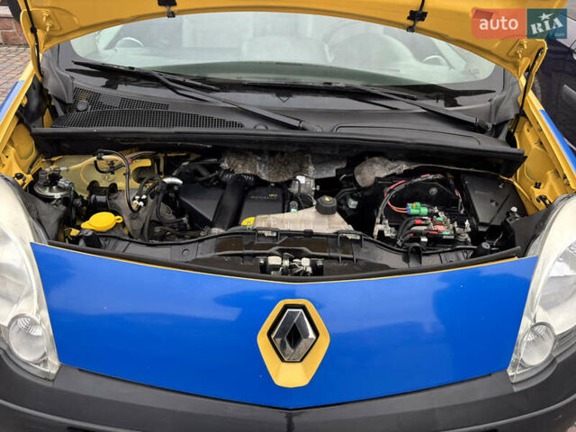 Желтый Рено Кенгу, объемом двигателя 1.46 л и пробегом 233 тыс. км за 3800 $, фото 4 на Automoto.ua